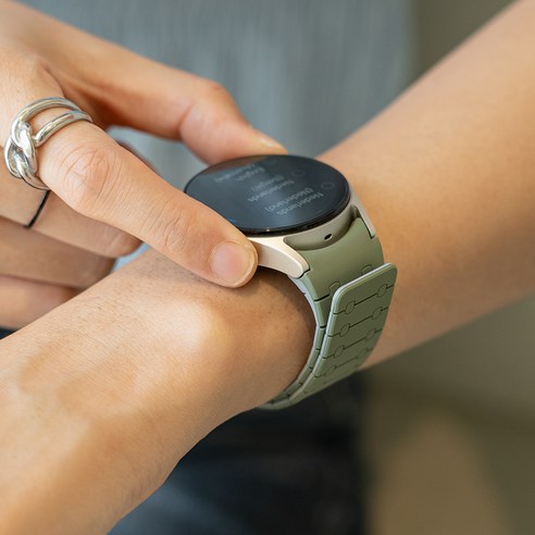 아이몰 갤럭시워치 초경량 에어핏 실리콘 마그네틱 스트랩 후기 분석 - 자력 테스트 이미지