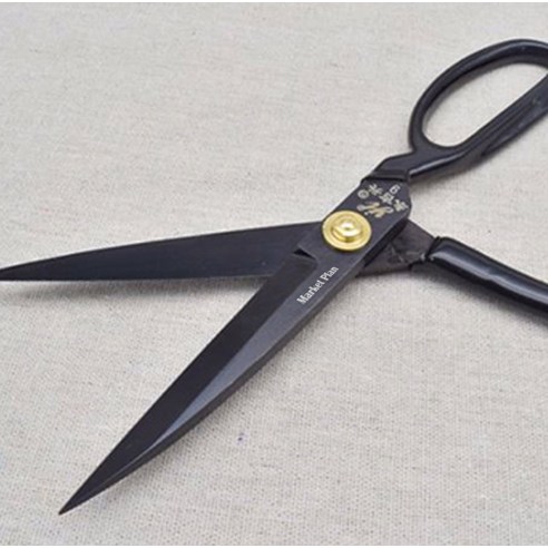 섬세한 재단으로 완성되는 나만의 옷, 마켓플랜 재단 가위로 시작하세요