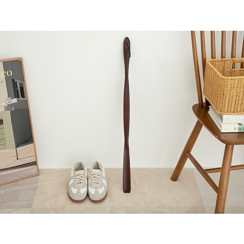 허리 굽힘 없이 편안하게, 75cm 코멧 옻칠 구두주걱으로 아침을 산뜻하게