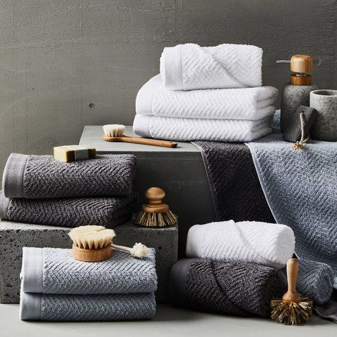 소프트터치 코마사 타월 10개 세트를 쌓아놓은 사진