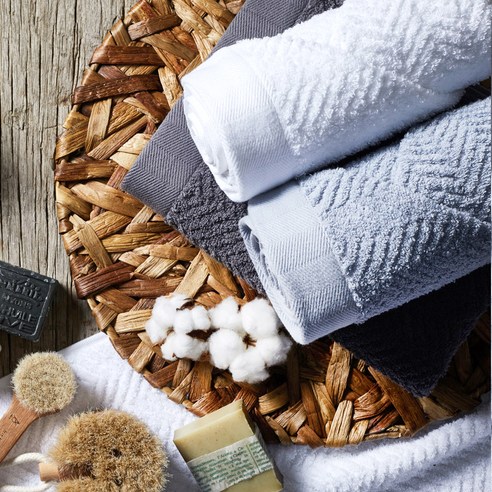 소프트터치 40수 코마사 타월의 두께와 부드러움을 보여주는 접사 사진