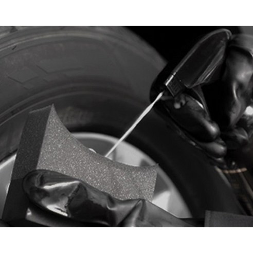 더클래스 매트 블랙 타이어 광택제 이미지 4