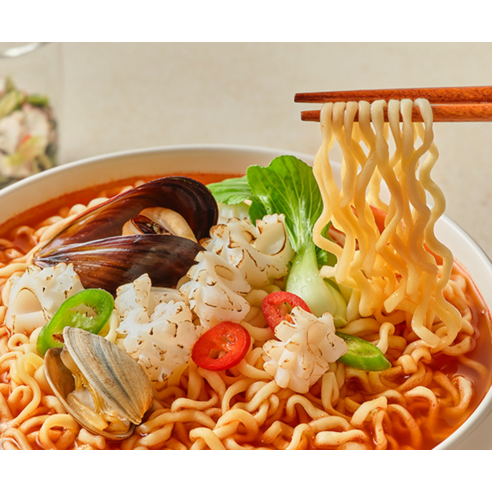 바쁜 저녁, 텅 빈 저녁, 왠지 모르게 든든하게 채워줄 얼큰한 국물의 오징어짬뽕