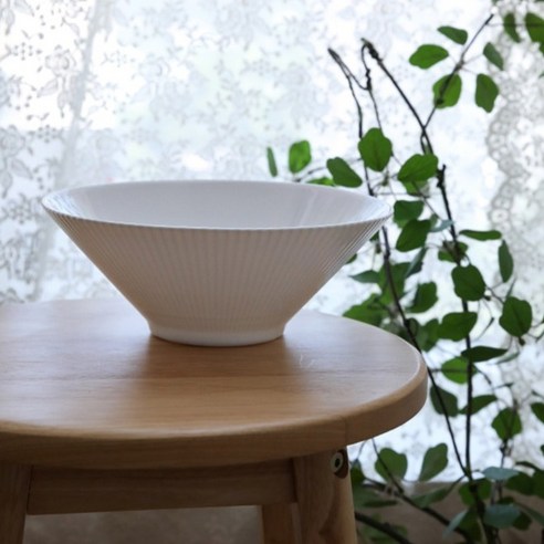 라보니 웨어 플리츠 면기 후기 분석 - 식탁 배치 컷