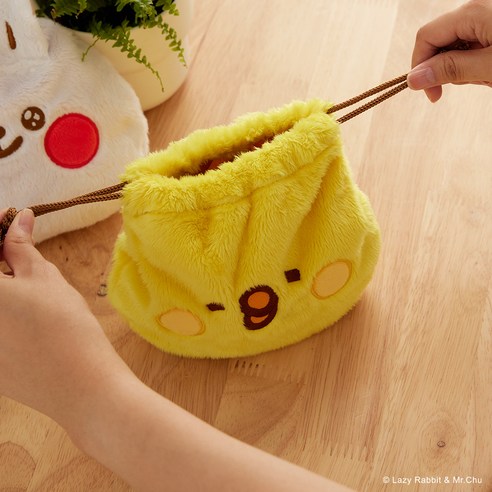 【新品未使用】ヒツジのいらない枕　-ネックピロー- YENDAR 研達懶散兔與啾先生束口袋聚酯纖維, 16 x 19cm, 啾先生- 包包| 酷澎