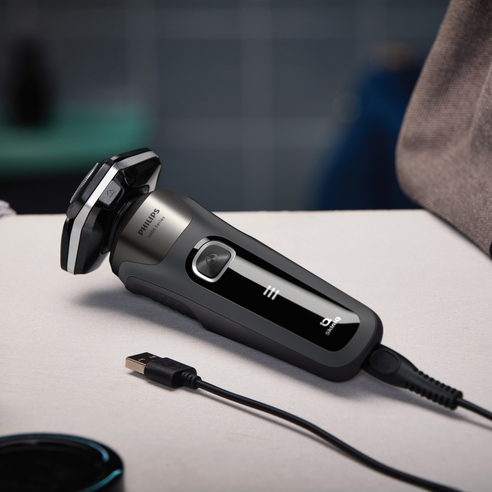 필립스 SkinIQ 5000 시리즈 전기면도기 후기 분석 - 헤드 세척 시연