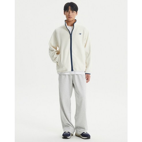 뉴발란스 남녀공용 에센셜 플리스 집업 NBMDFB9003 후기 분석 - 로고 자수 퀄리티