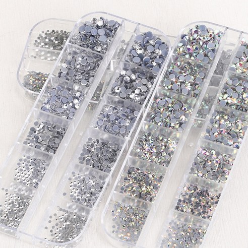 손끝에 더하는 반짝임, 일상에 찾아오는 소소한 행복