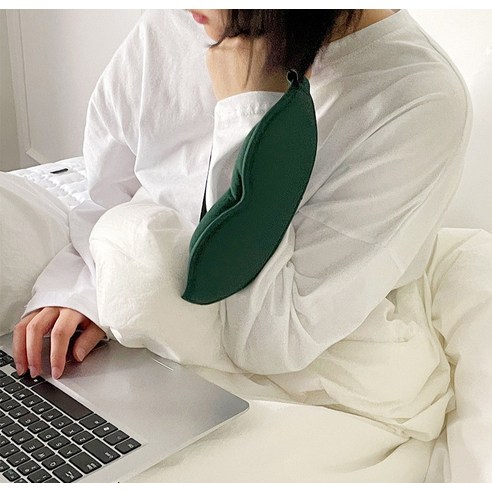 완벽한 차광으로 깊은 잠을 선사하는 입체 4D 수면안대