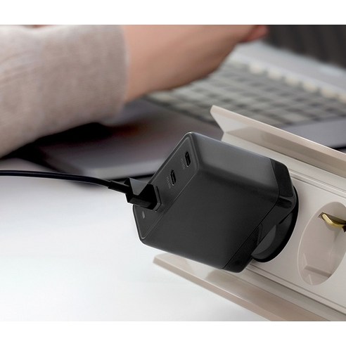 하나의 충전기로 모든 기기를 빠르고 간편하게