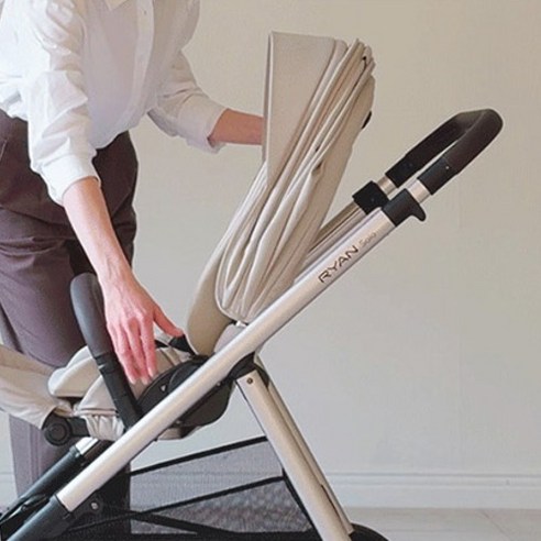 아이와의 외출, 불편함은 이제 그만 리안 유모차로 편안함을 더하세요