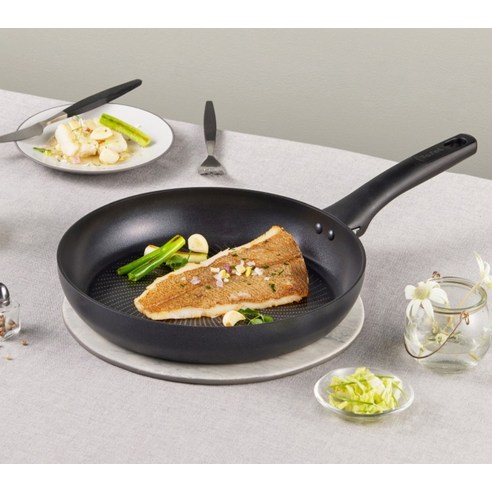 테팔 프라이팬 20cm의 인덕션 사용 모습 및 다양한 후기