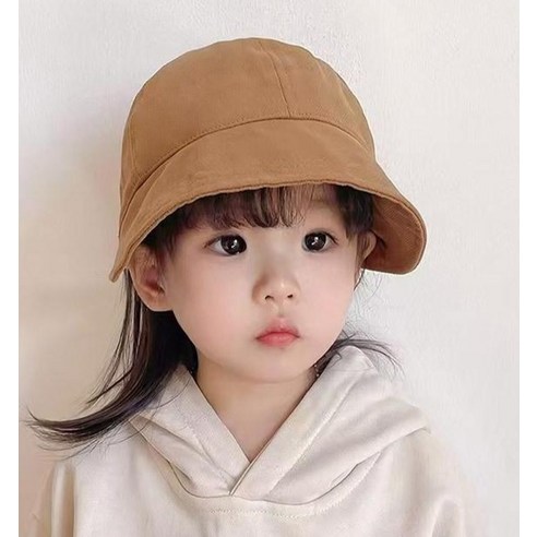 뜨거운 햇살 아래 아이와 함께라면 꼭 챙겨야 할 이것