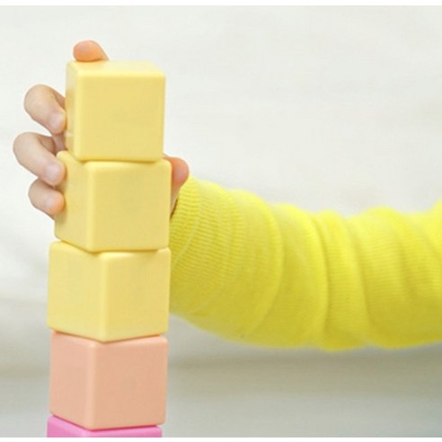 벨베이비 네모 자석블럭의 근접 상세 컷 및 안전한 마감 확인