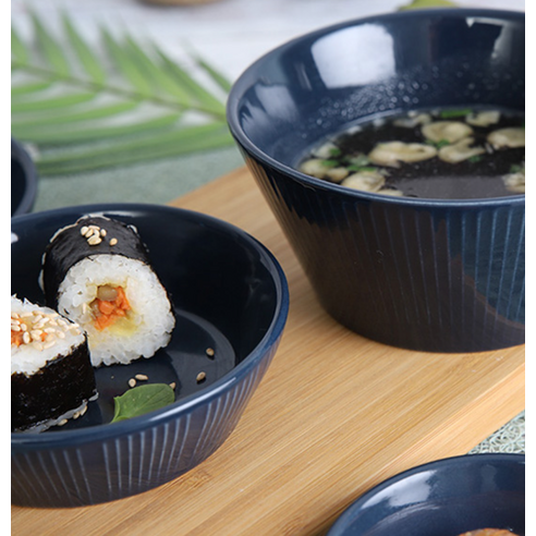 크라운포드 그릇의 측면과 바닥면 로고 상세 이미지