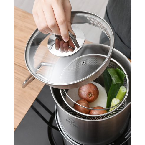 다양한 각도에서 본 까사니 인덕션 쿠치나 멀티팟 냄비의 모습