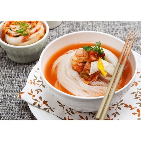 오늘 점심 뭐 먹지 고민 끝 김치맛 쌀국수로 간편하고 맛있게