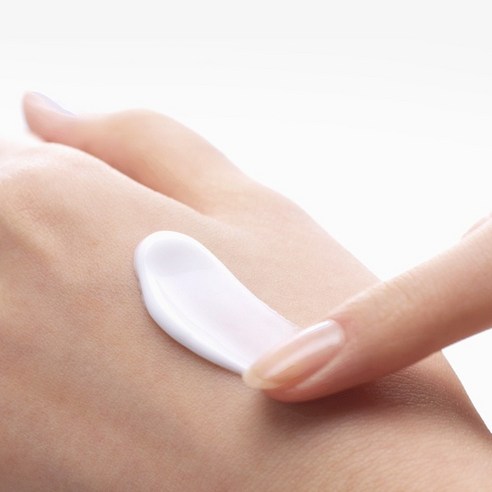 피지오겔 데일리 모이스쳐 테라피 페이셜 크림, 75ml, 1개 후기 분석 - 광택감 확인