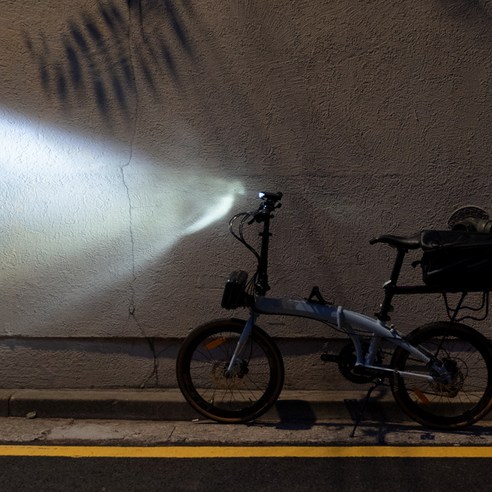 탐사 스마트 불빛조절 자전거 전조등 라이트 C타입 충전식 이미지 4