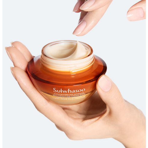 시간이 멈춘 듯, 피부 본연의 힘을 깨우는 설화수 자음생크림 리치