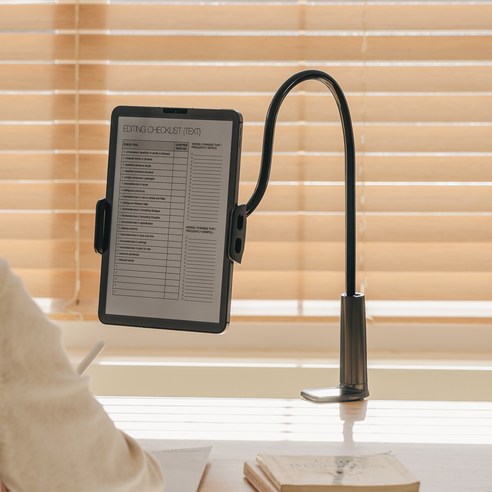 누아트 태블릿 스마트폰 침대 자바라 거치대 후기 분석 - 회전 헤드 및 충전 홀 상세