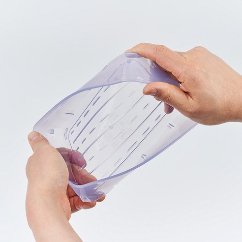 쿨라벤더 색상의 밀폐용기