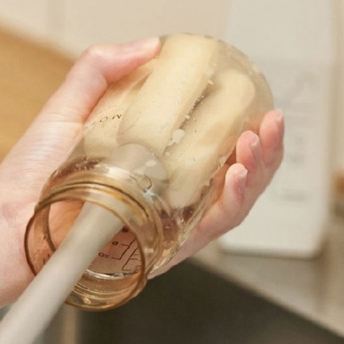 마더케이 디아 젖병 유아 주방세제 무향 후기 분석 - 세척 후 건조 중인 아기 식기들