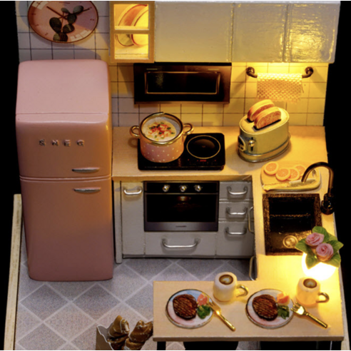 책상 위 작은 공간에 몰입의 즐거움과 행복을 더하세요