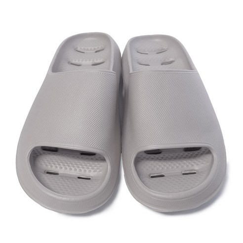 베이스알파에센셜 욕실화의 소재감 및 디테일 확대 이미지