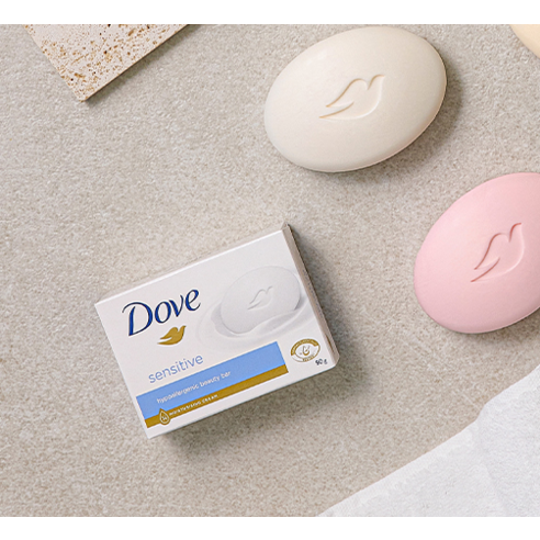 도브 센스티브 뷰티 바 비누 무향 후기 분석 - 비누 표면 로고 및 형태