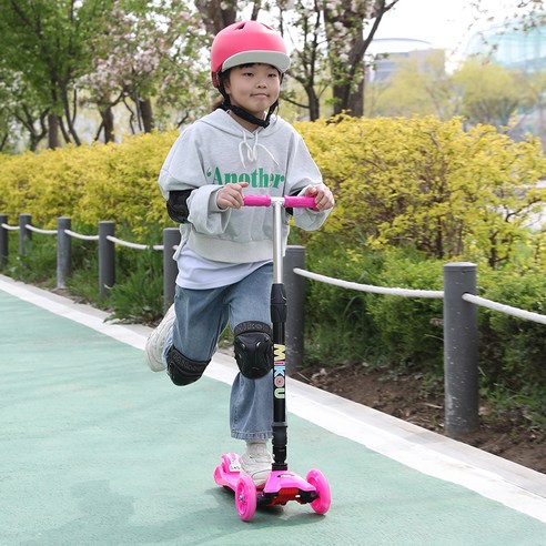 미코우 아동용 접이식 발광 킥보드 이미지 2