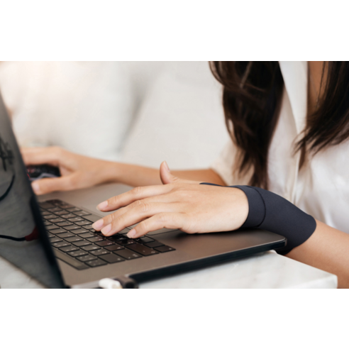 프로스펙스 스킨 핏 손목 의료용 압박밴드 후기 분석 - 제품 로고 디테일