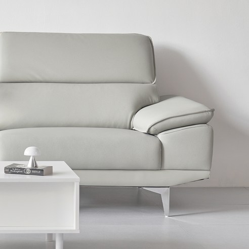 도모 로안 소파 측면과 쿠션 모습