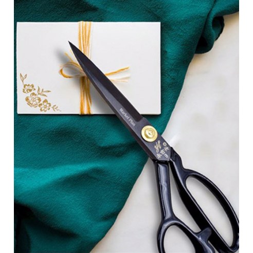 섬세한 재단으로 완성되는 나만의 옷, 마켓플랜 재단 가위로 시작하세요