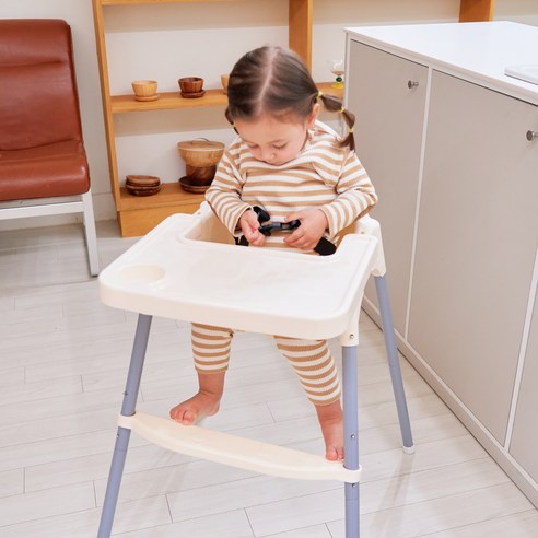 원더파파 높이조절 가능한 발받침 유아용 하이체어 후기 분석 - 안전 벨트 디테일