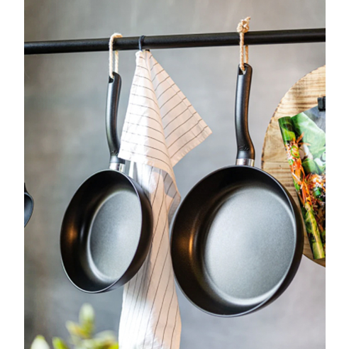 휘슬러 인덕션 세니트 프라이팬 후기 분석 - 브랜드 엠블럼