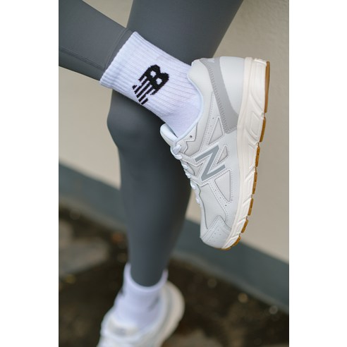 뉴발란스 스탠다드 쿠션 중목 양말 4팩 세트 NBCSDMDS 후기 분석 - 블랙 컬러 디테일