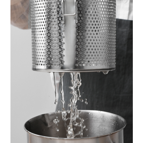 까사니 쿠치나 멀티팟 올스텐 냄비의 뚜껑과 손잡이 결합 상세 이미지