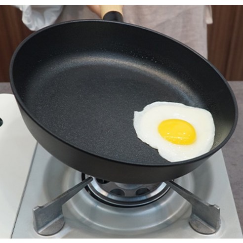 델라고 국산 우드 베이직 프라이팬 후기 분석 - 핸들 연결 부위 견고함