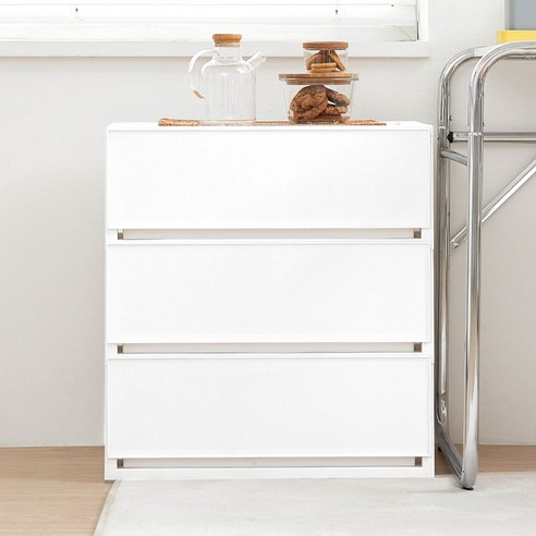 옷장 문이 안 닫혀서 매일 아침 전쟁이라면 코멧 서랍장이 답일지도 몰라요