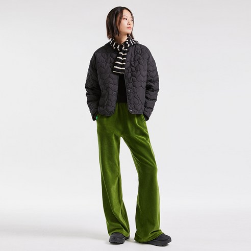 아키클래식 밴프 로고 디테일 및 박음질 상태 확인