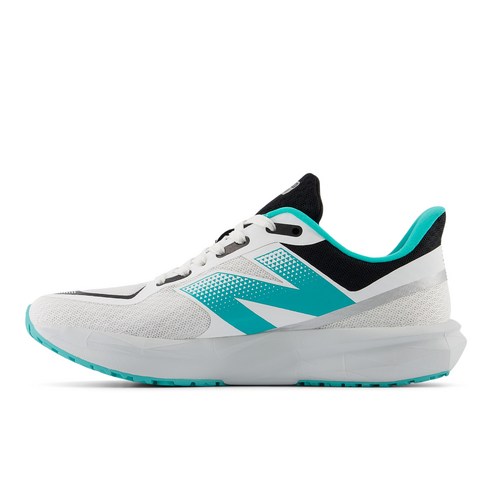 뉴발란스 플래시 런닝화 뒷면 사진, 안정적인 힐컵 구조