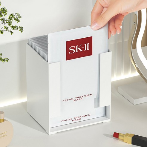 라면 봉지 쏟아짐 없이 깔끔하게, 차곡차곡 라면 보관함으로 싱크대 하부장을 효율적으로 정리하세요.