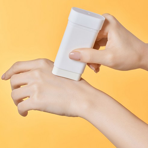 일리윤 데일리 무기자차 선스틱 SPF50+ PA++++ 솔직 후기 | 피부 타입별 분석 - 상품 이미지 3