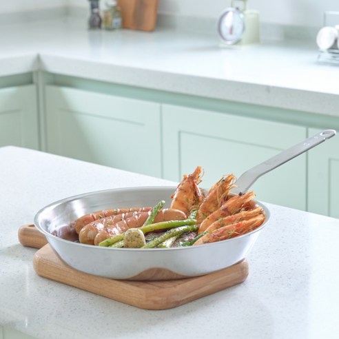 스테니 인덕션 무연마제 통5중 스테인리스 프라이팬, 24cm, 1개 후기 분석 - 세련된 로고 각인