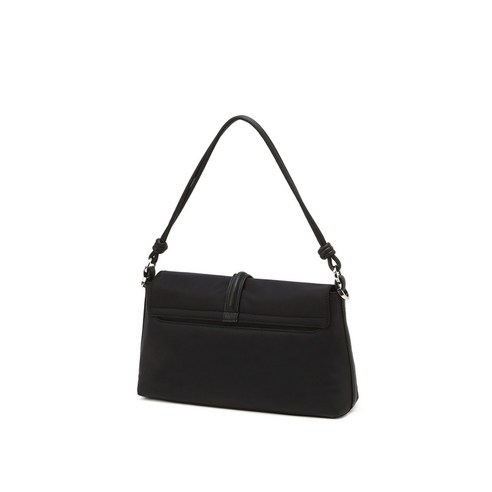 닥스 여성용 D락장식 원단 플랩 숄더백 DCBA5E968 후기 분석 - 착용 시 실루엣