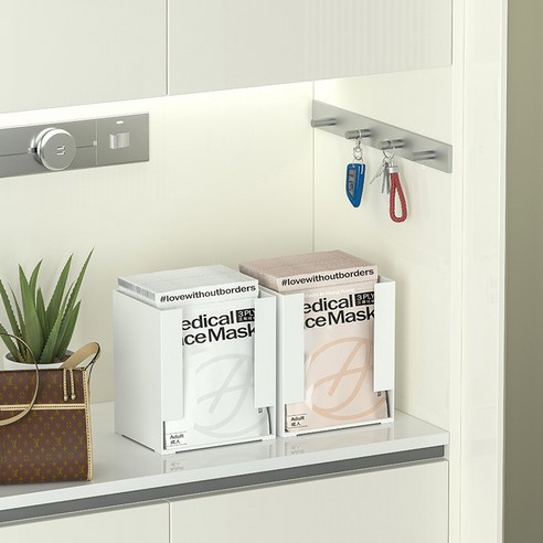 라면 봉지 쏟아짐 없이 깔끔하게, 차곡차곡 라면 보관함으로 싱크대 하부장을 효율적으로 정리하세요.