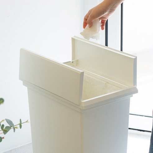 프랑코홈 버터플라이 페달 휴지통 22L 후기 분석 - 부드러운 개폐 각도