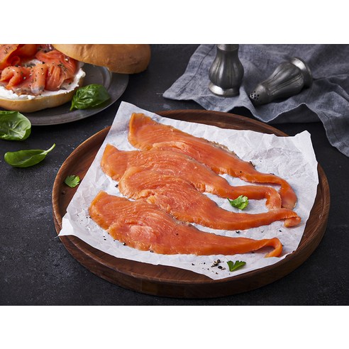 동원 훈제연어 오리지널 (냉동) 후기 분석 - 신선한 연어 단면