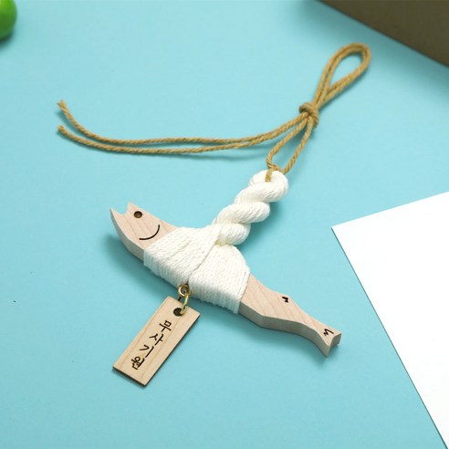 안전운전을 기원하는 마음, 룸미러에 걸어두세요.